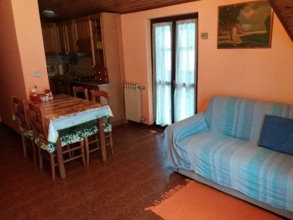 Appartement Casa Lily à Lombro Extérieur photo